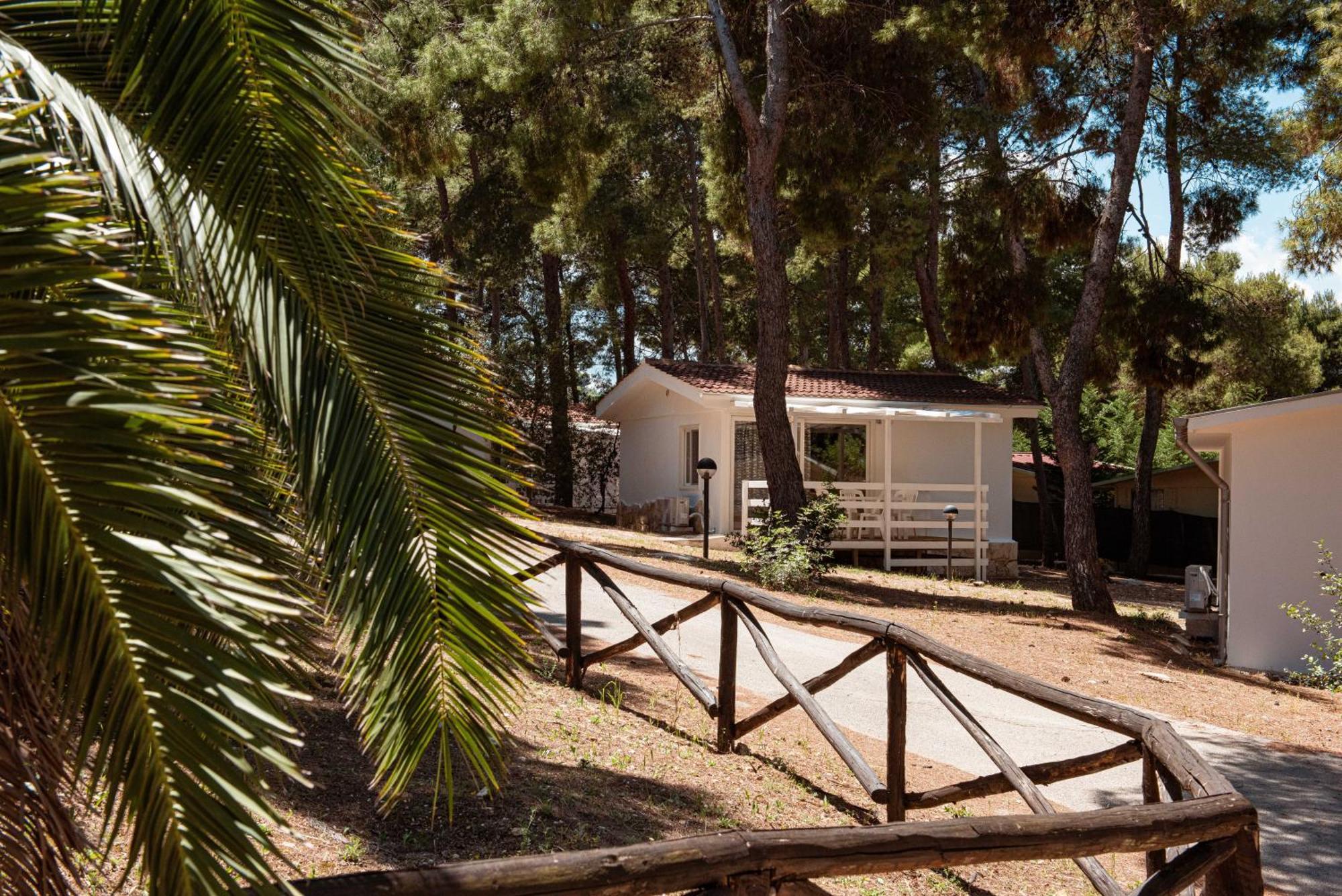 Villaggio Camping Punta Lunga Vieste Esterno foto